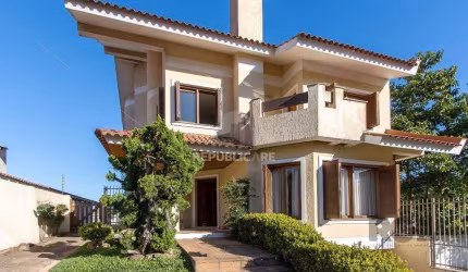 Casa para Venda - 450m², 4 dormitórios, sendo 4 suites, 5 vagas - Vila Assunção