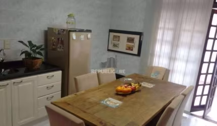 Casa Condominio para Venda - 173m², 3 dormitórios, sendo 1 suites, 2 vagas - Tri