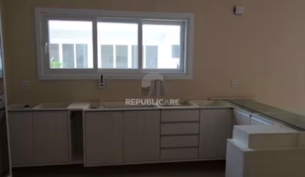Casa para Venda - 305m², 3 dormitórios, sendo 3 suites, 4 vagas - Nonoai