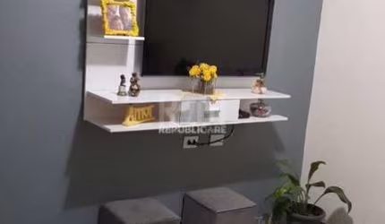Casa para Venda - 80m², 2 dormitórios, 4 vagas - Lami