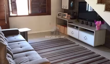Casa para Venda - 160m², 3 dormitórios, sendo 1 suites, 3 vagas - Tristeza