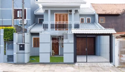 Casa para Venda - 247m², 3 dormitórios, sendo 1 suites, 4 vagas - Vila Nova