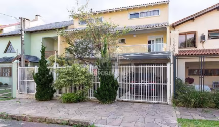 Casa para Venda - 342m², 3 dormitórios, sendo 2 suites, 2 vagas - Espírito Santo
