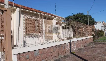 Casa para Venda - 220m², 4 dormitórios, 9 vagas - Cristal