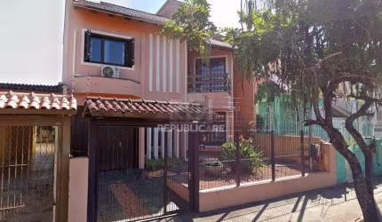 Casa para Venda - 316m², 3 dormitórios, sendo 1 suites, 2 vagas - Cavalhada