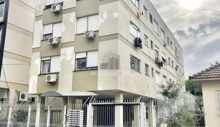 Excelente JK transformado em 01 dormitório, sala, cozinha e banheiro.