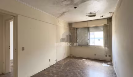 APARTAMENTO 1 DORMITÓRIO AMPLO, COM POTENCIAL PARA REFORMA
