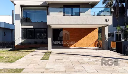 Casa Condominio para Venda - 349m², 3 dormitórios, sendo 3 suites, 2 vagas - Alp