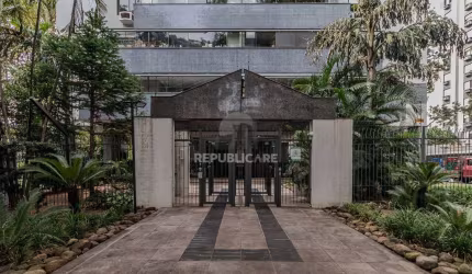 NA MELHOR PARTE DA MARQUES DO POMBAL, MOINHOS DE VENTO.