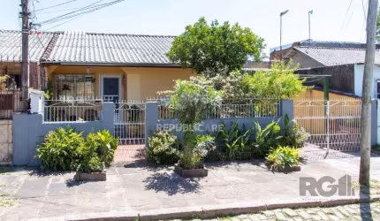 Casa no bairro Restinga - Excelente Ponto Comercial