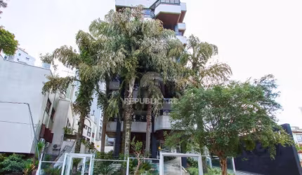 Apartamento com 4 dormitórios sendo 3 suítes, e 3 vagas no bairro Bela Vista.