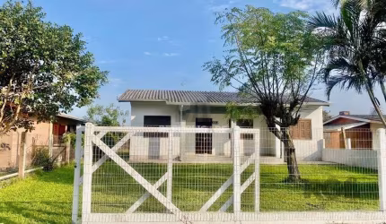 Casa 4 dormitórios à venda Arroio Teixeira Capão da Canoa/RS