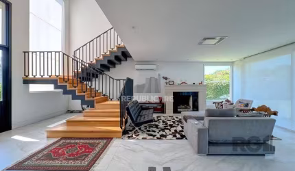 Casa Condominio para Venda - 314m², 3 dormitórios, sendo 3 suites, 6 vagas - Bel