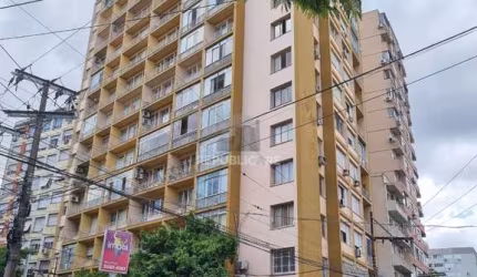 Amplo apartamento, em localização privilegiada no Bom Fim.