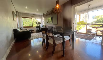 Cobertura no Moinhos de Vento  290m², 3 dormitórios, 3 vagas e piscina