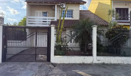 Sobrado 4 dormitórios à venda Vila Márcia Cachoeirinha/RS