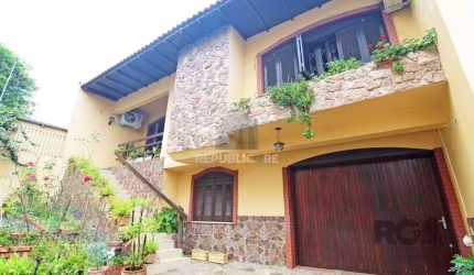 Excelente casa de 154m² com 3 dormitórios e 2 vagas.