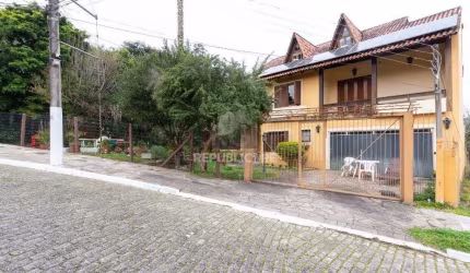 Casa Condominio para Venda - 386m², 3 dormitórios, sendo 2 suites, 2 vagas - Esp