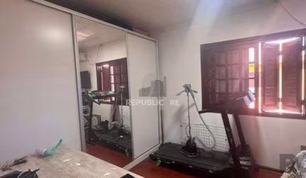 Casa em condomínio - 3 dormitórios
