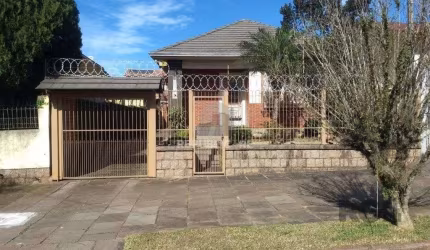 Casa de 168m² - 3 dormitórios, 3 vagas no bairro Nonoai