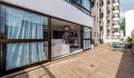 Apartamento garden com 2 suítes, pátio amplo e 2 vagas em localização valorizada