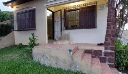 Linda Residência com cinco dormitórios no centro da cidade de Viamão/RS