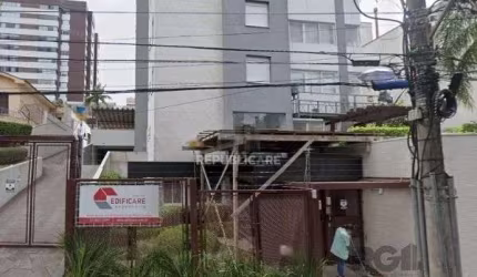 Apartamento em Porto Alegre, no bairro Petrópolis, com 3 dormitório(s), e 3 banh