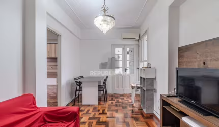 Apartamento 2 dormitórios no Centro Histórico