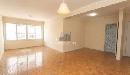 Vende-se apartamento com 3 quartos, 1 suíte, 2 vagas e 116m² - Moinhos de Vento