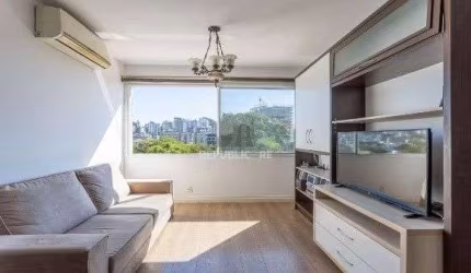 Vende-se apartamento com 2 quartos, 67 m², 2 vagas - Petrópolis