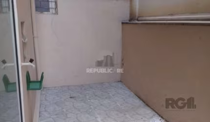 Apartamento 2 dormitórios à venda Floresta Porto Alegre/RS
