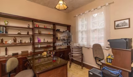 Casa para Venda - 203m², 3 dormitórios, sendo 1 suites, 2 vagas - Santa Tereza