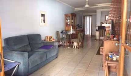 Casa para Venda - 280m², 3 dormitórios, sendo 1 suites, 3 vagas - Bela Vista