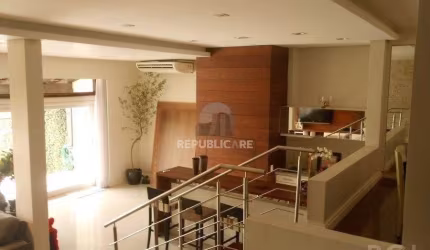 Sobrado para Venda - 381.1m², 3 dormitórios, sendo 1 suites, 4 vagas - Santa Ter
