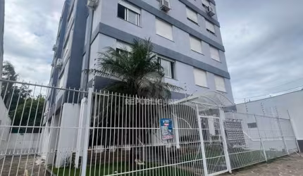Cobertura semímobiliada no coração do bairro Menino Deus, em Porto Alegre a vend