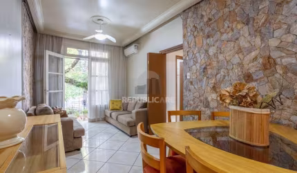 Apartamento com 2 dormitórios no Bairro Menino Deus