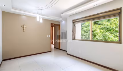 Apartamento com 2 dormitórios (1 suíte) e 1 vaga no Bairro Bela Vista
