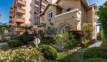 Casa 4 dormitórios à venda Petrópolis Porto Alegre/RS