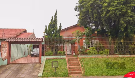 Casa com 2 quartos, vaga de garagem, churrasqueira, com 200m² privativos no cent