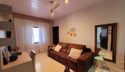 Casa com 3 quartos à venda no São João, Itajaí  por R$ 1.200.000