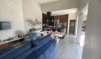 Casa térrea com piscina em um dos melhores condomínios de Sorocaba/SP