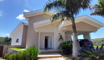 BELISSIMA CASA PARA VOCE E SUA FAMILIA SE DESFRUTAR DE MOMENTOS UNICOS EM FAMILIA