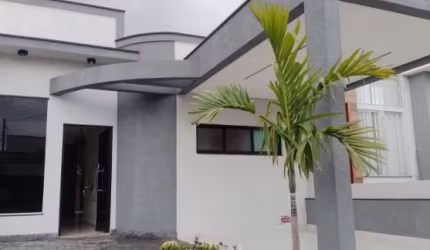 Casa em condomínio 3 dormitórios e uma suíte