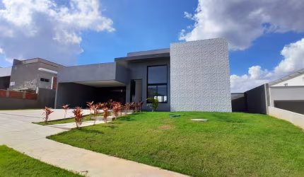 LINDA CASA EM CONDOMINIO DE ALTO PADRÃO