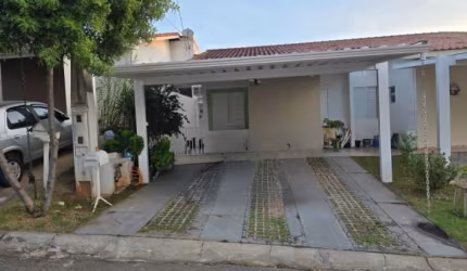 CASA  3 DORMITORIOS EM CONDOMÍNIO