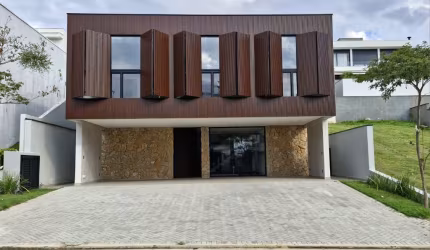 Sobrado no Alphaville 1,  próximo clube e com preço justo