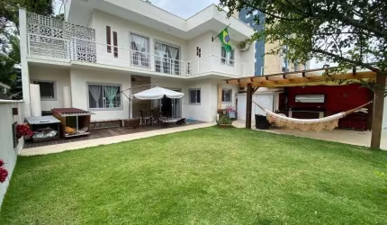 SOBRADO COM 2 SUÍTES CENTRO BALNEARIO PIÇARRAS
