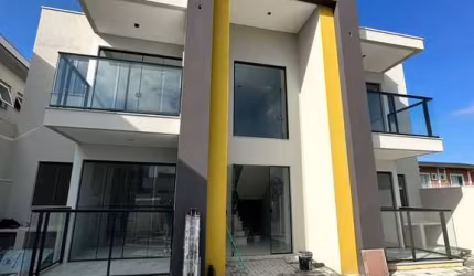 Apartamento com 02 dormitórios e 01 suíte em Piçarras