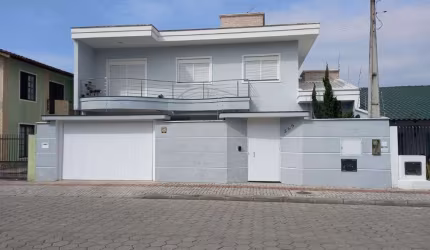 Casa alto padrão no centro de Balneário de Piçarras