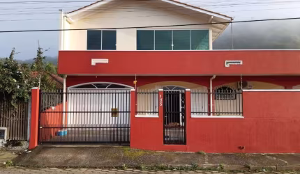 Casa  no centro de Penha praia do Quilombo SC